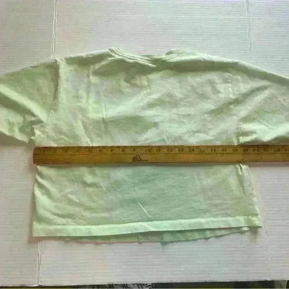 Nike cropped lime green t shirt with front pocket tag detail Rare! Size small - Picture 4 of 4